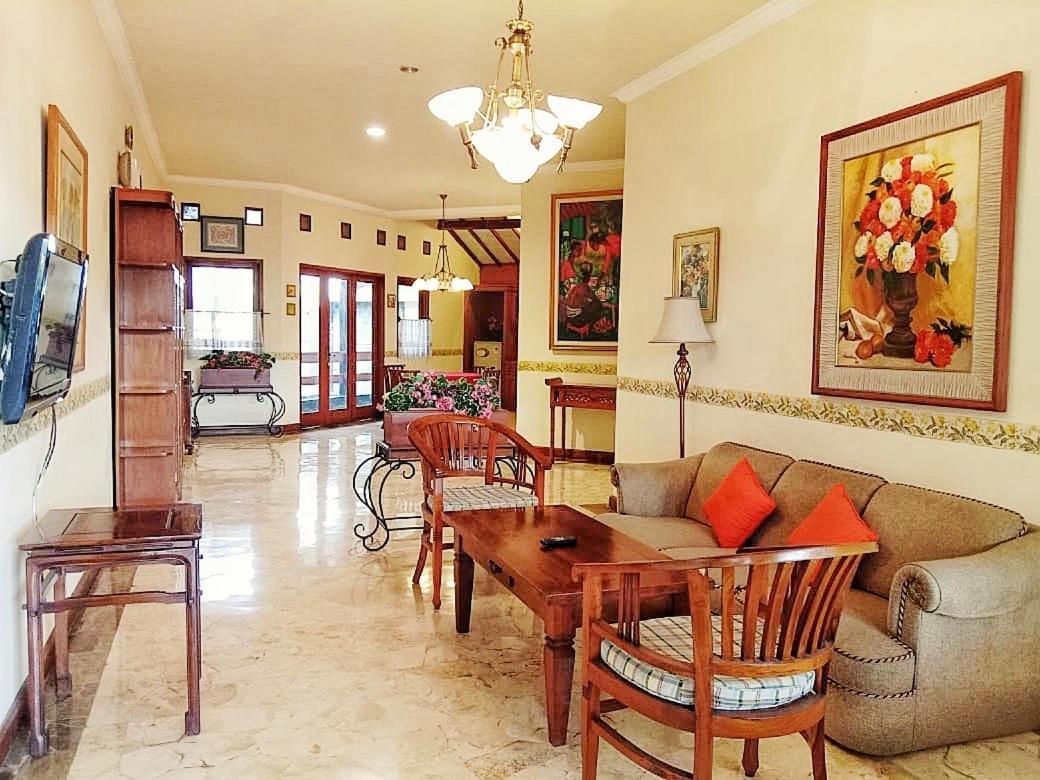 Kulem Cisitu Hotel Bandung Kültér fotó
