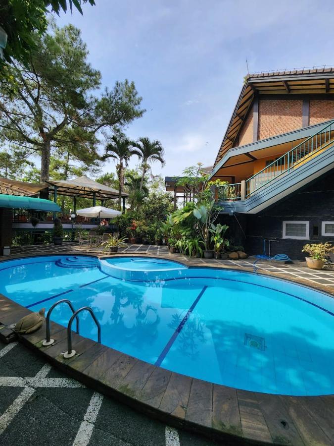 Kulem Cisitu Hotel Bandung Kültér fotó